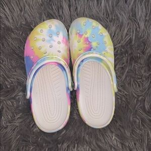 crocs